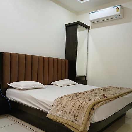 Hotel Jyoti Shree Удджайн Екстер'єр фото