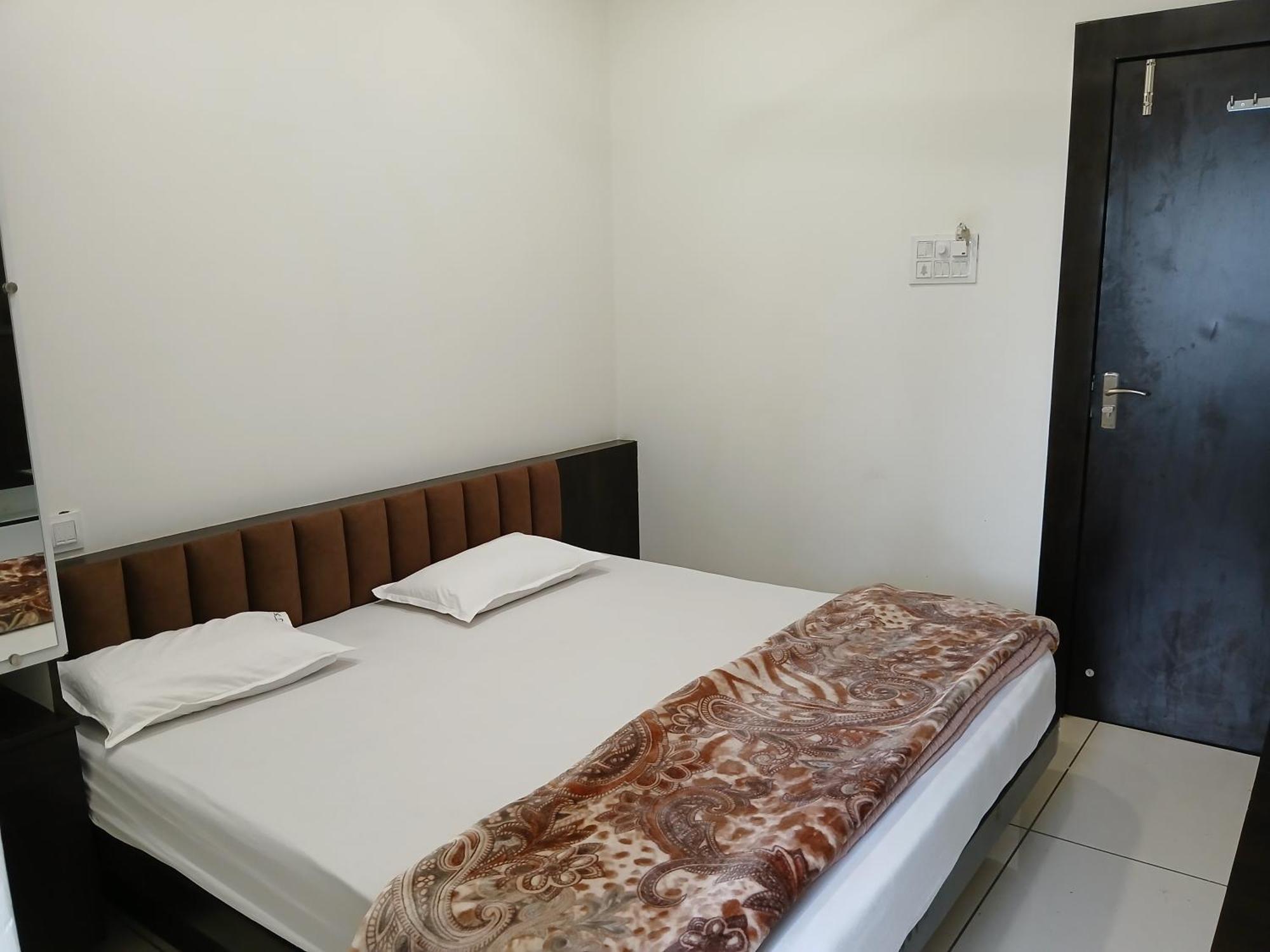 Hotel Jyoti Shree Удджайн Екстер'єр фото